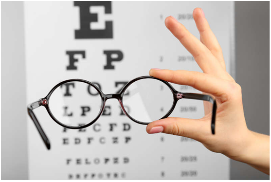 高度近视手术—ICL晶体植入手术助你摆脱高度近视的烦恼
